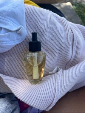 Bath & Body Works Clear Yellow Fragrance Oil Bottle with Black Cap
